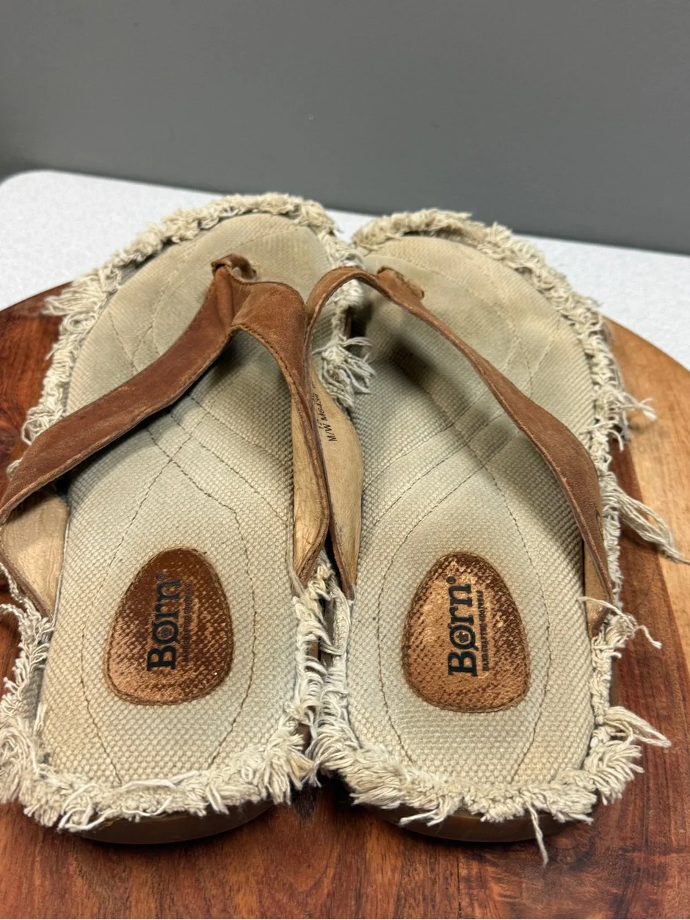 Born Men’s 12 EU 46 Leather Canvas Fringe Fish Graphic Sandals Y2K